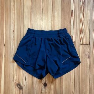 lululemon navy hotty hots size 4